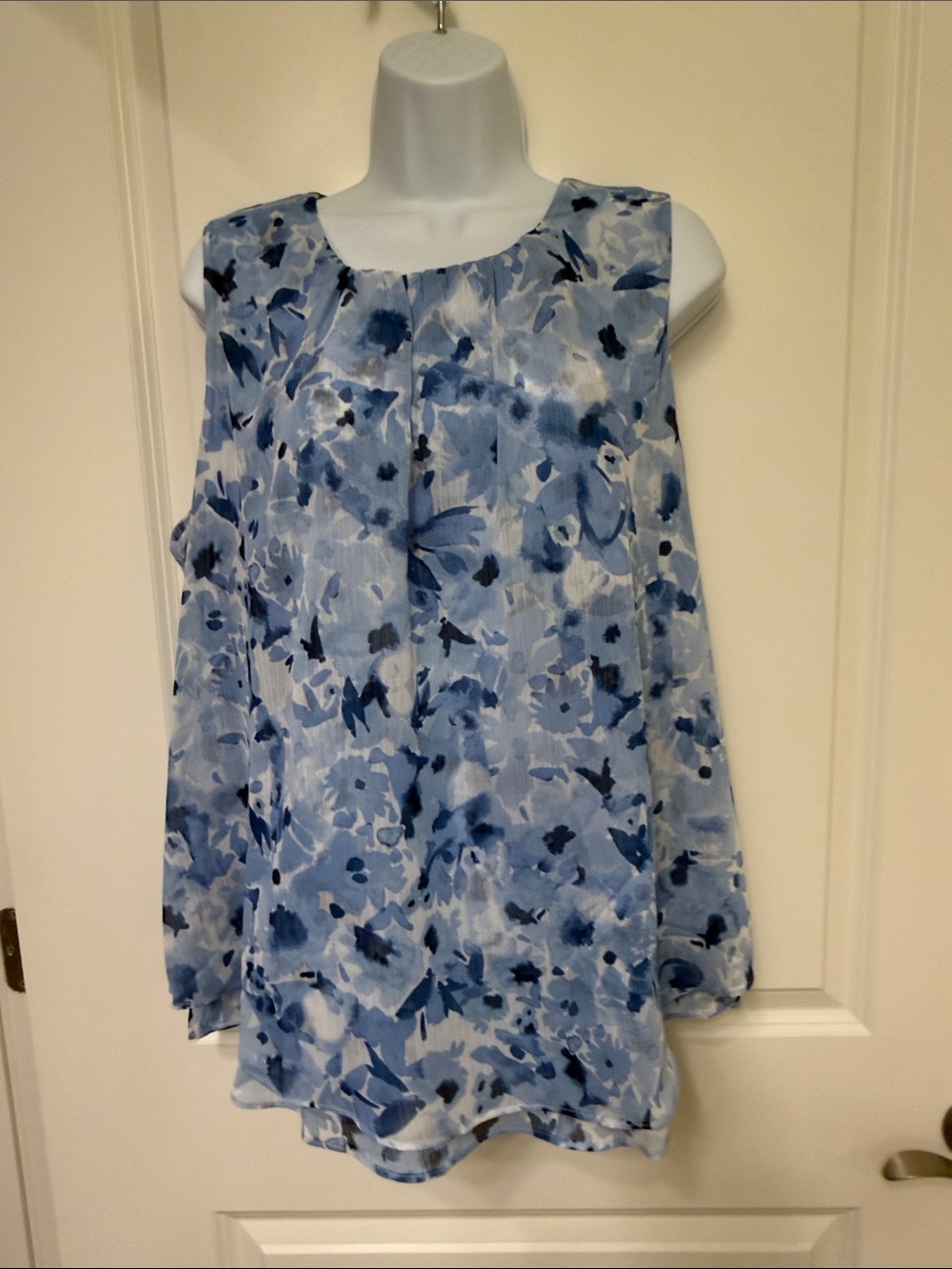 Blue Floral Sleeveless Blouse NWOT